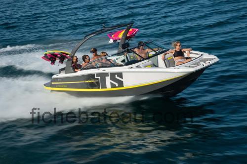 Four Winns TS222 avis et fiche technique